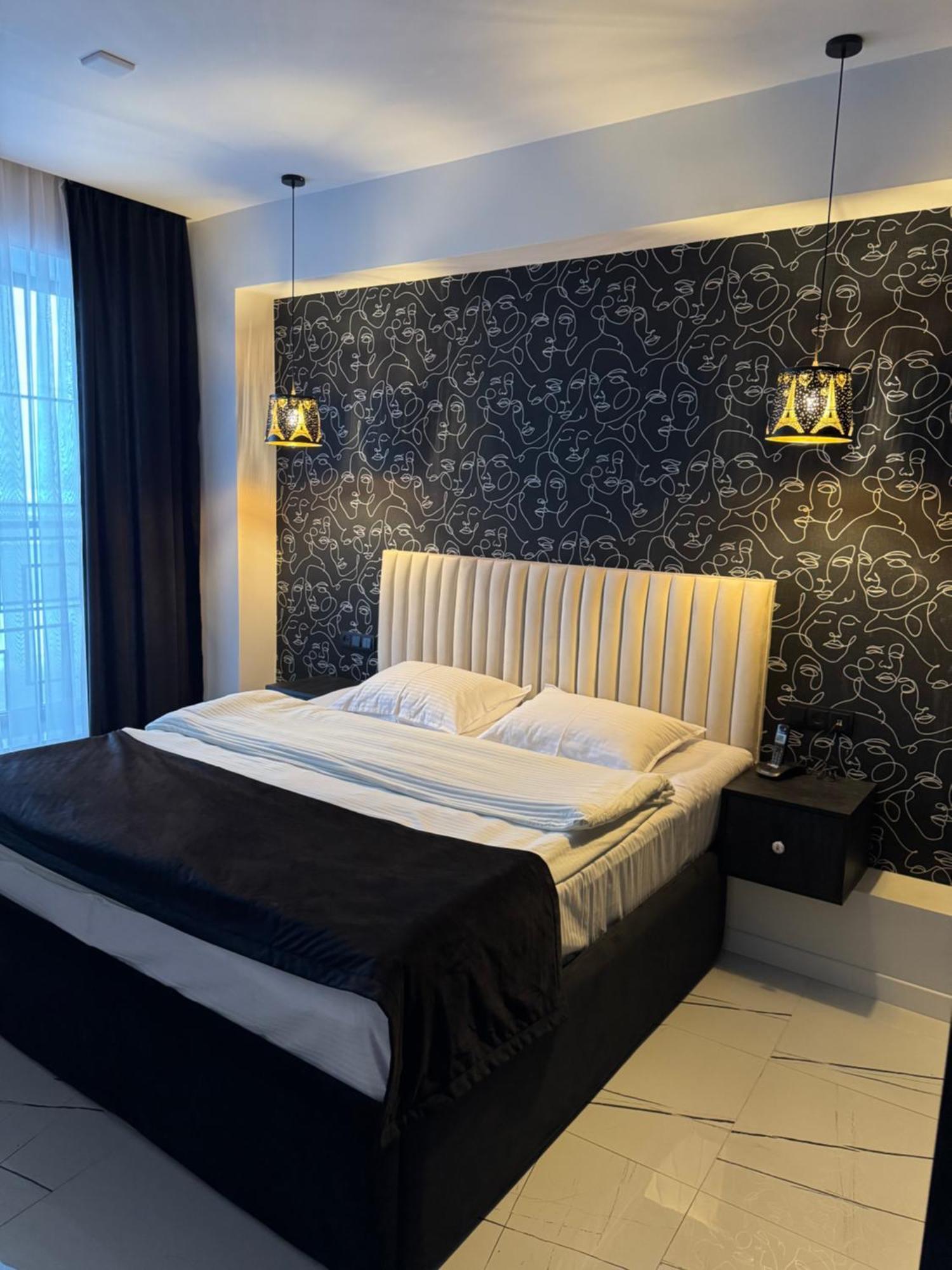 Lux Plaza Hotel P'arak'ar Exterior photo
